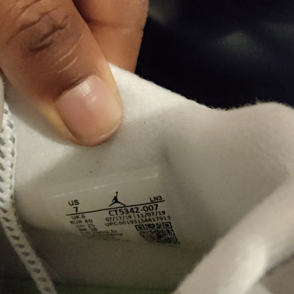 Jordan 4 Retro "Neon 95" SE - Picture 7 of 8